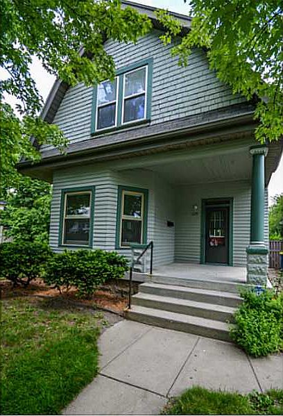 1st image of 1115 N Tacoma Ave