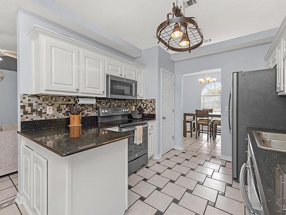 4th image of 2706 Riverside Landing Dr