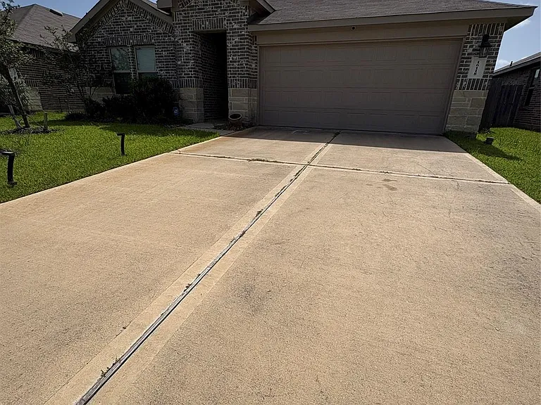 16118 Jordan Meadow Way — Photo 2