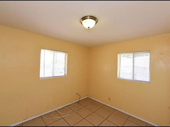 5th image of 10356 NE Whyburn St