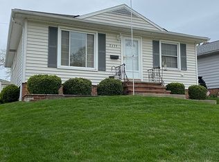 2439 Park Dr, Parma, OH