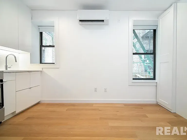 59 Thompson St #1 — Photo 4