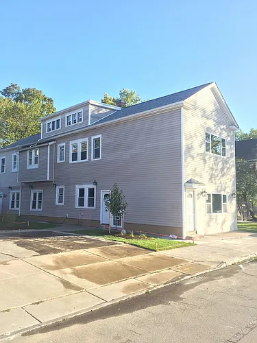 606 Amherst St Photo 1