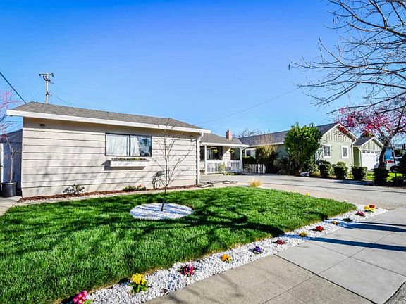 3rd image of 2410 Le Bain Dr