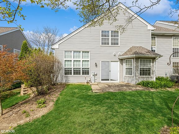 3rd image of 184 Parkview Dr