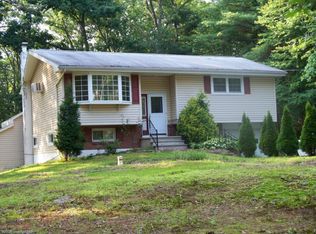 2511 Penn Hills Dr, Bartonsville, PA 18321