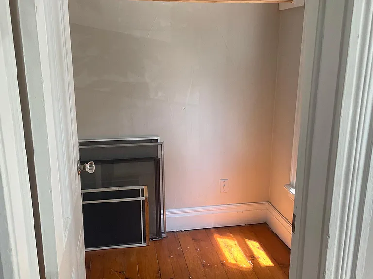 38 Comfort St — Photo 8