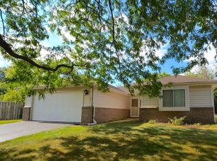 1201 Haverhill Cir, Naperville, IL 60563