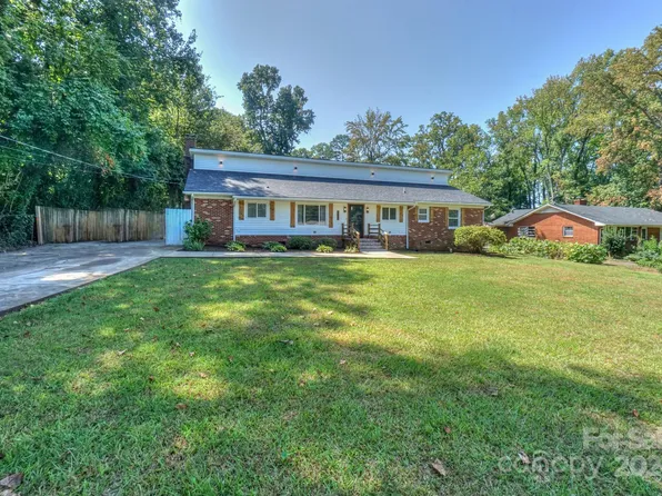 7105 Whitside Ln, Charlotte, NC 28214
