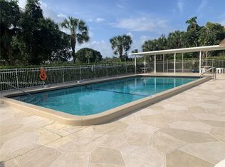 200 Jacaranda Country Club Dr #2A, Plantation, FL 33324