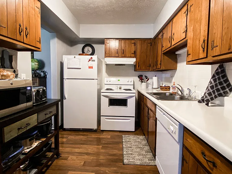 Maple Park 2 Bedroom Kitchen
