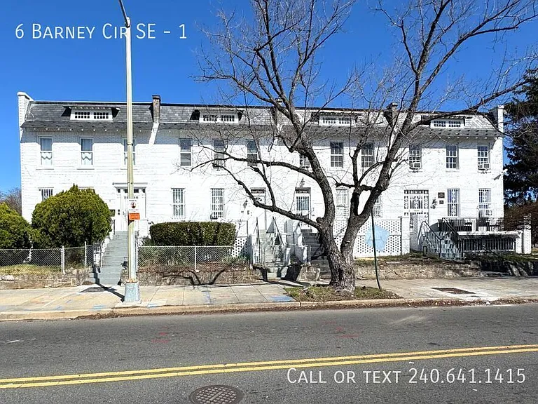 6 Barney Cir SE #1 — Photo 1