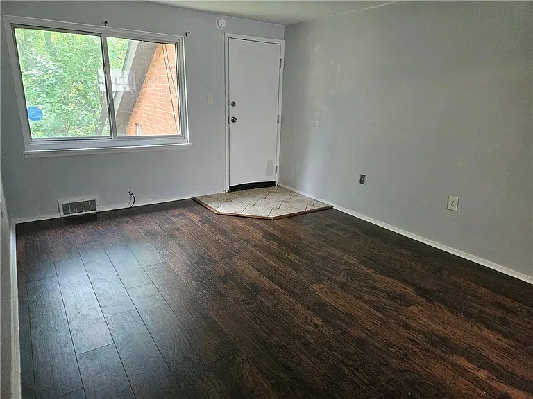 1907 Hanover St #10 — Photo 5