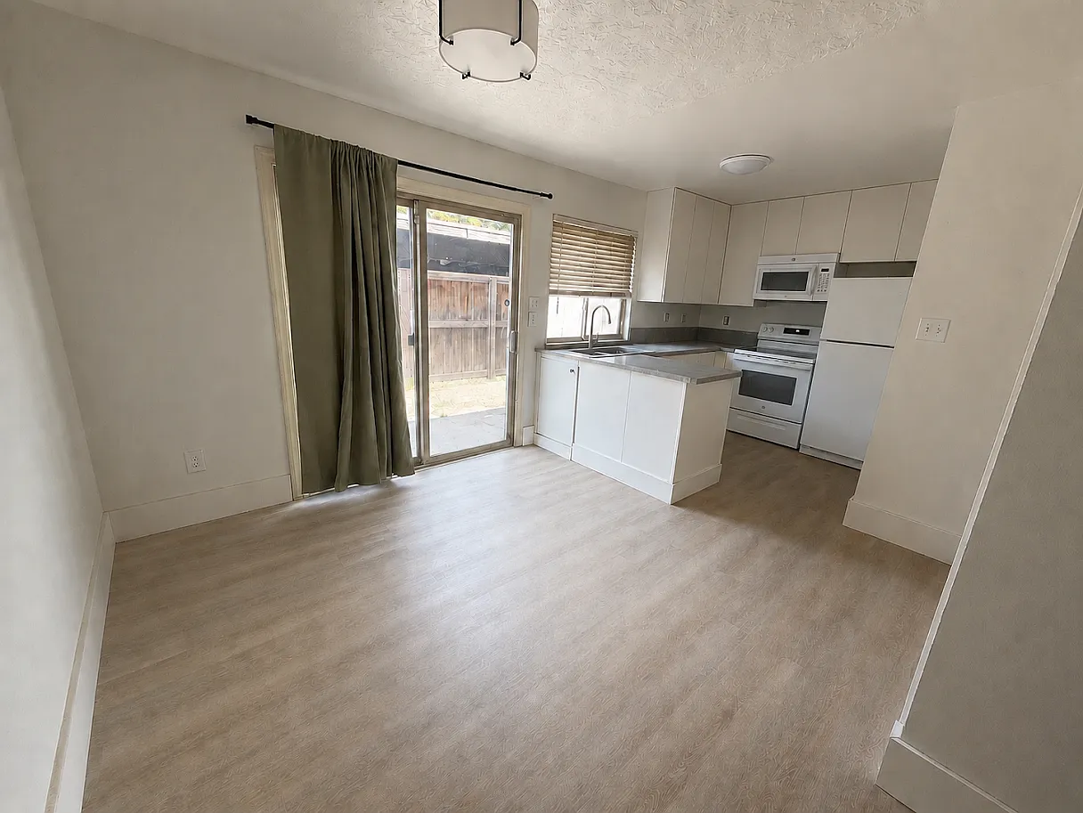 2 bed, 1.5 bath, 1014 sqft, $2,100 — Photo 3