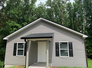 4020 Chestnut Dr, Flowery Branch, GA 30542