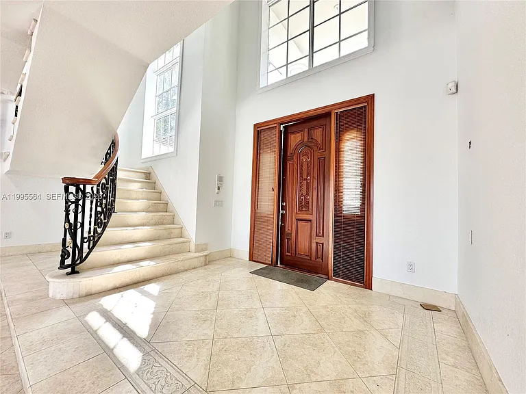 5023 NW 94th Doral Pl — Photo 7