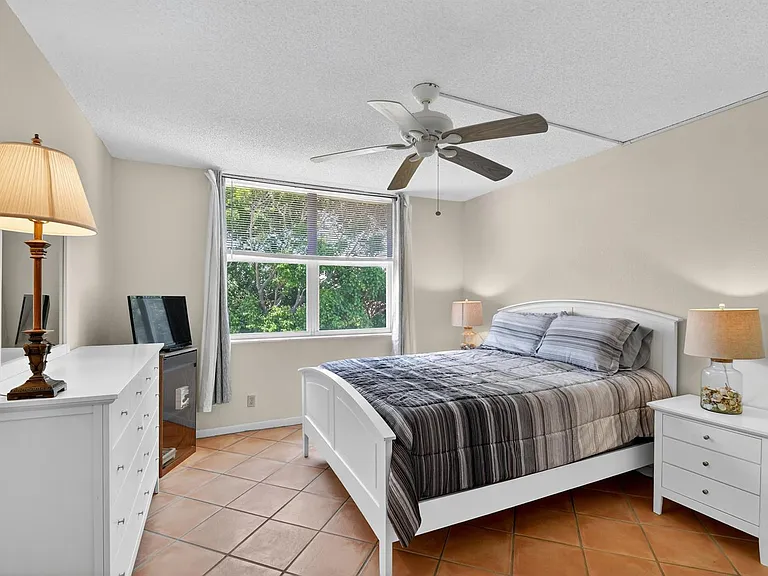 1810 New Palm Way #415 — Photo 20