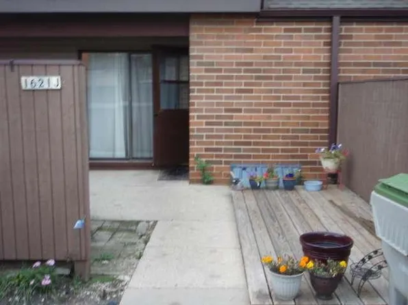 1621 W Edgerton Ave #102, Milwaukee, WI 53221