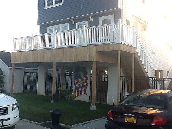 2nd image of 9 Cooke St W