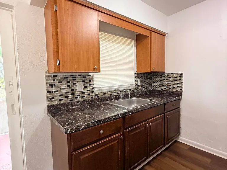 4001 NW 31st Ave #4 — Photo 11