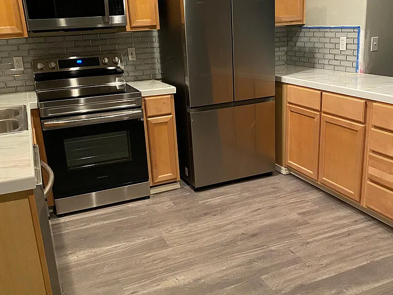 1071 NE Perl Way — Photo 2