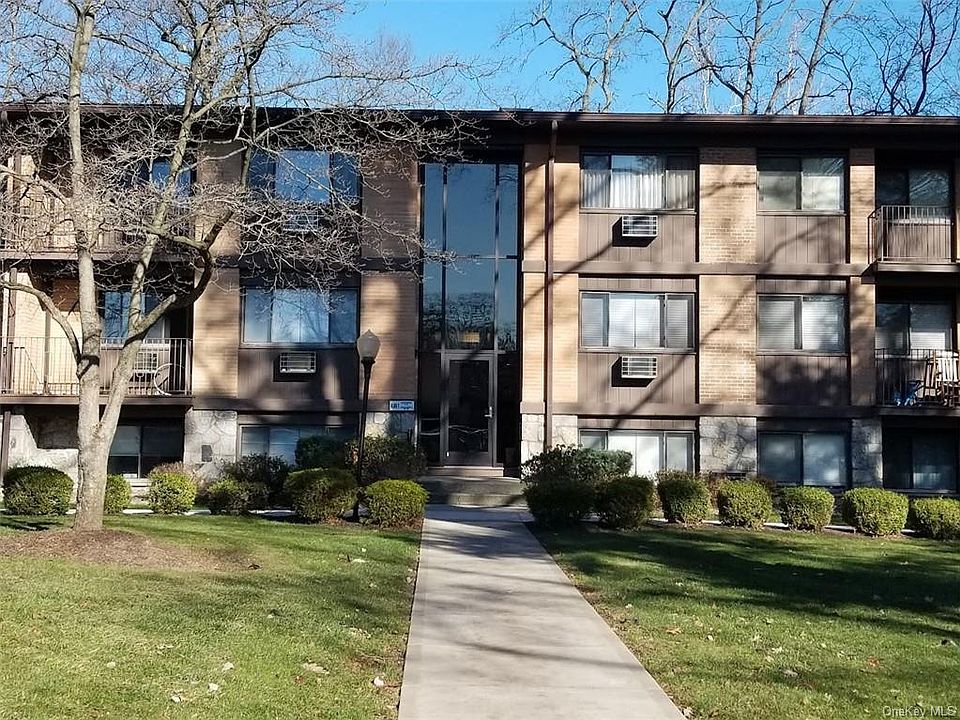 1st image of 10 Oakwood Ter APT 3