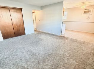 3544 Kimberly Downs Rd APT 2, Davenport, IA 52807