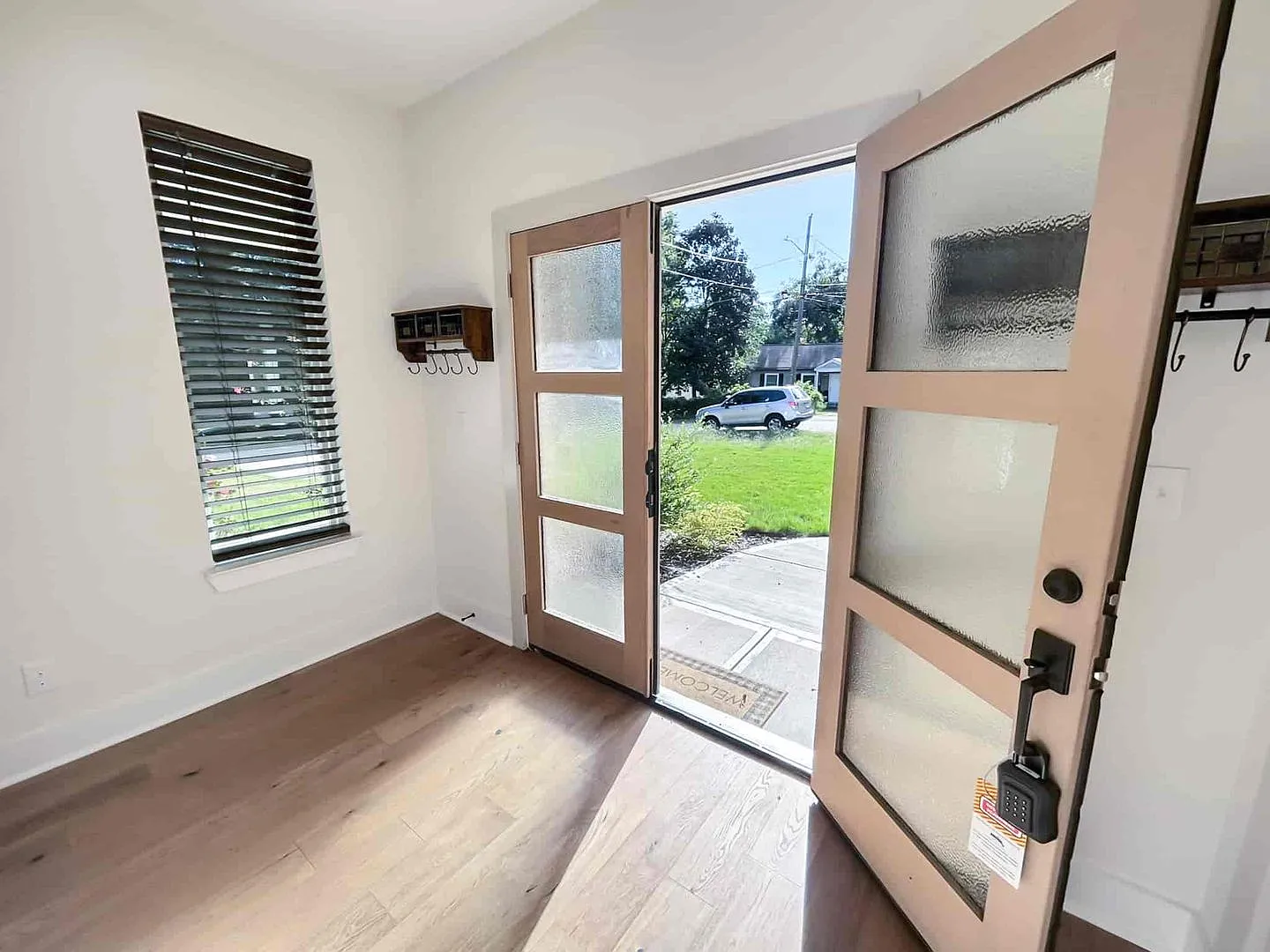 Modern 4BR Craftsman Perfection Minutes from Marietta Square & The Battery — Photo 3