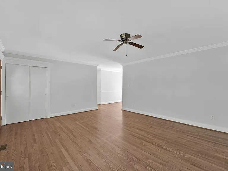 810 Wisteria Dr — Photo 8