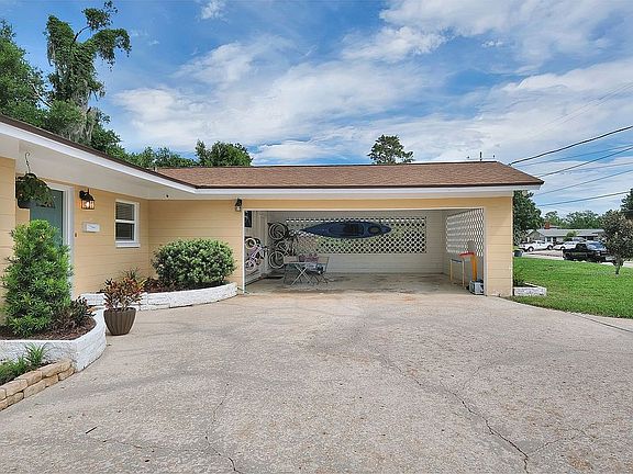 2nd image of 3856 San Remo Dr