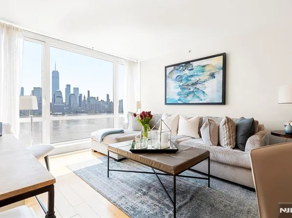 2 2nd St #1704, Jersey City, NJ 07302