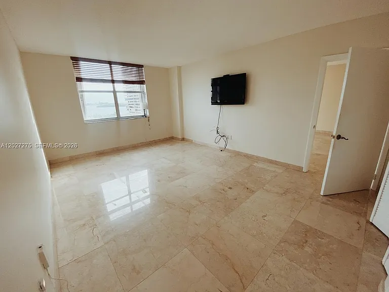 11111 Biscayne Blvd #8F — Photo 13