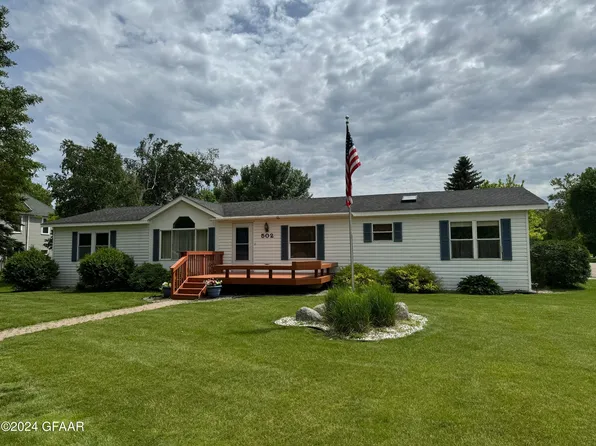 502 Steele Ave, Hope, ND 58046