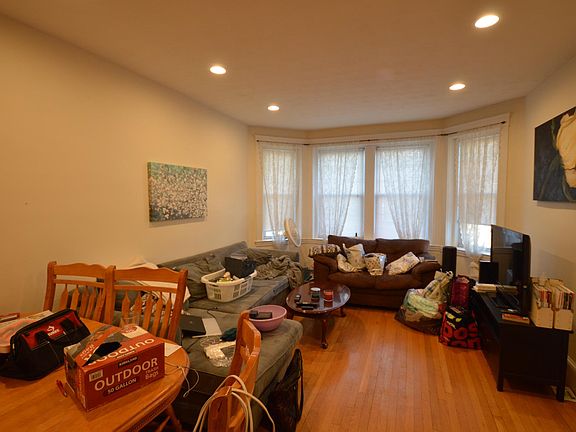 3rd image of 69 Babcock St APT 3B