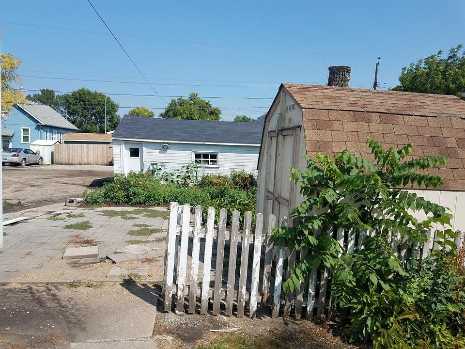 2nd image of 109 1st Ave SW