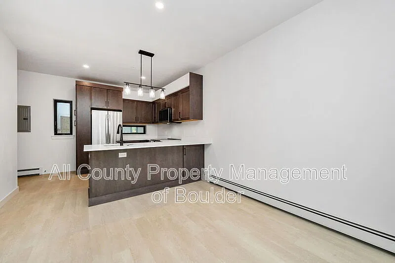 1 bed, 1.0 bath, 427 sqft, $2,100 — Photo 3