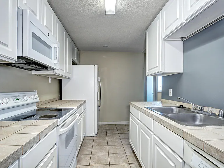 2225 Buchtel Blvd #1109 — Photo 14