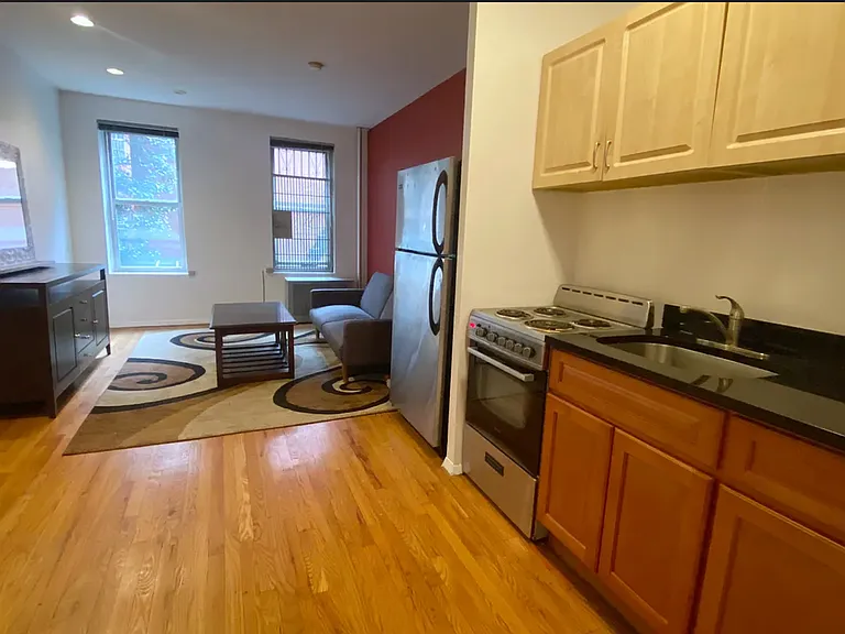 214 E 88th St #2C — Photo 2