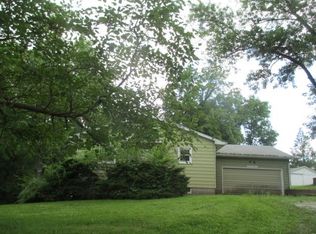 4911 Ricker Hill Rd, Davenport, IA 52802