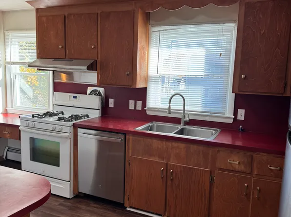 1013 Somerville St #2, Manchester, NH 03103