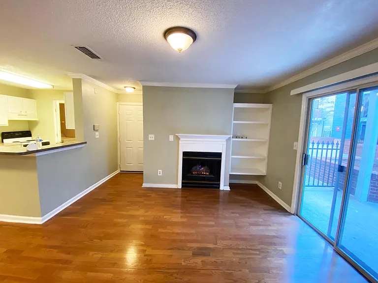 513 Granville Ct #513 — Photo 1