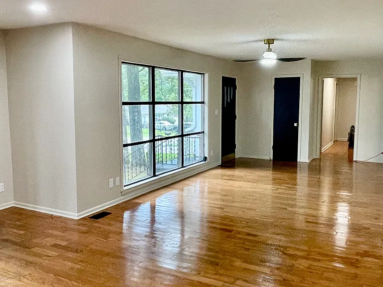 1217 Cranbrook Dr — Photo 5