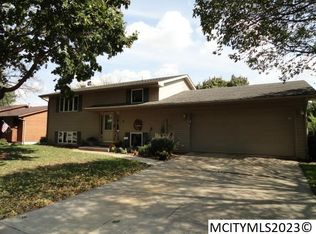 14 Farmstead Sq, Mason City, IA 50401