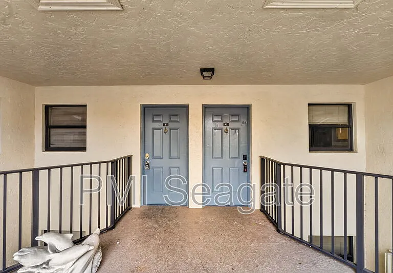 1543 Lake Crystal Dr #G — Photo 22