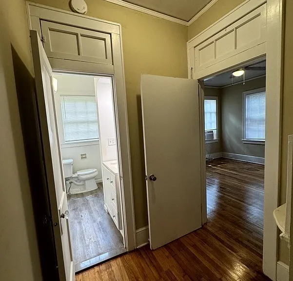 1716 Winona Ave — Photo 7