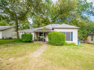 405 N Main St, Aubrey, TX 76227