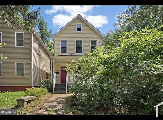 2nd image of 4035 Grant St NE