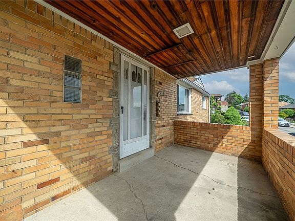 4th image of 529 Beaufort Ave