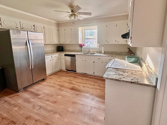 2nd image of 228 Elberta Dr