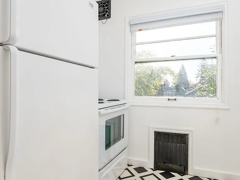 2500 NE Weidler St — Photo 44